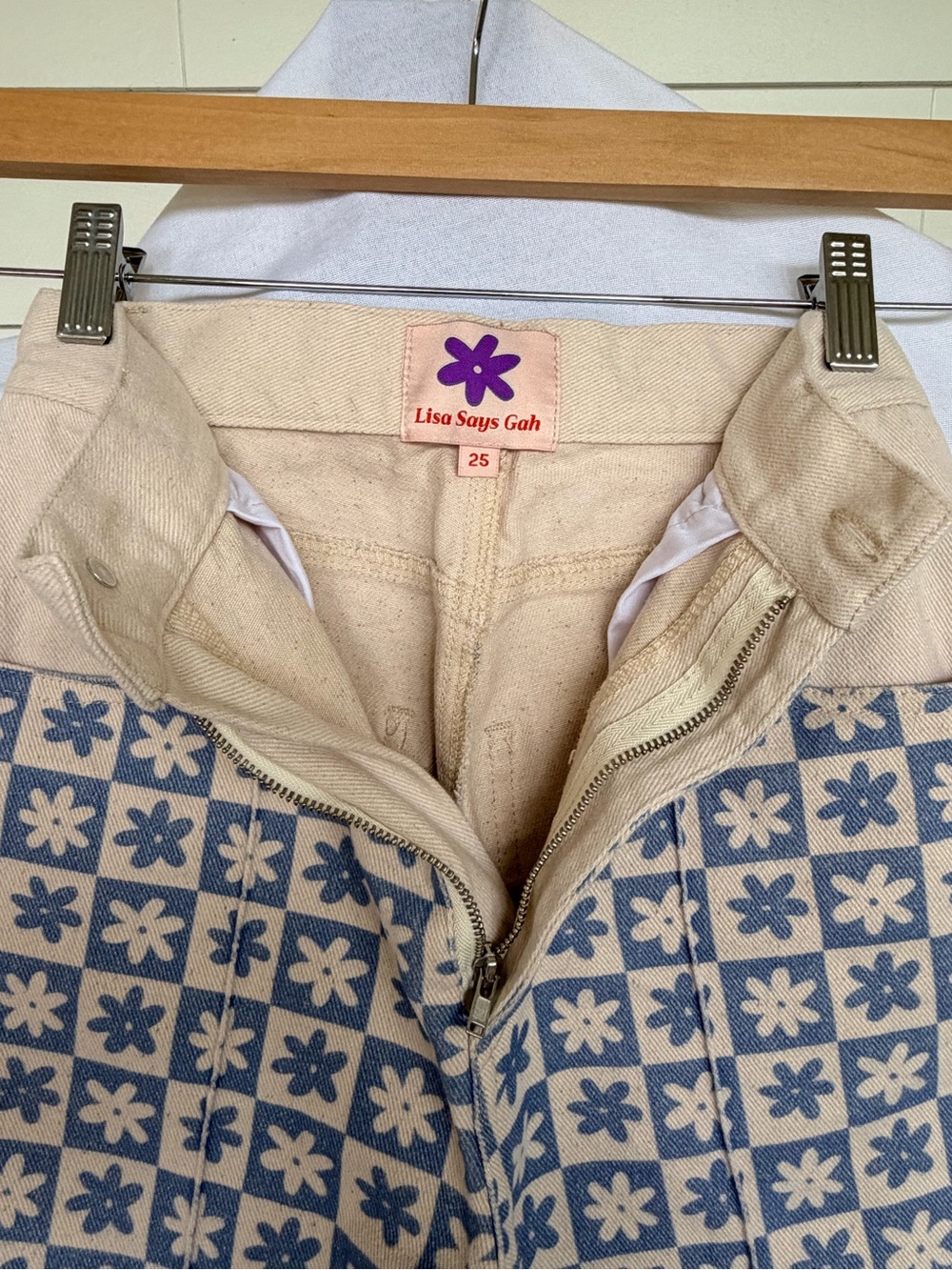 Lisa says Gah Blue Floral Checkerboard Jeans Sz25 wide leg High rise Daisy Denim - Picture 2 of 10